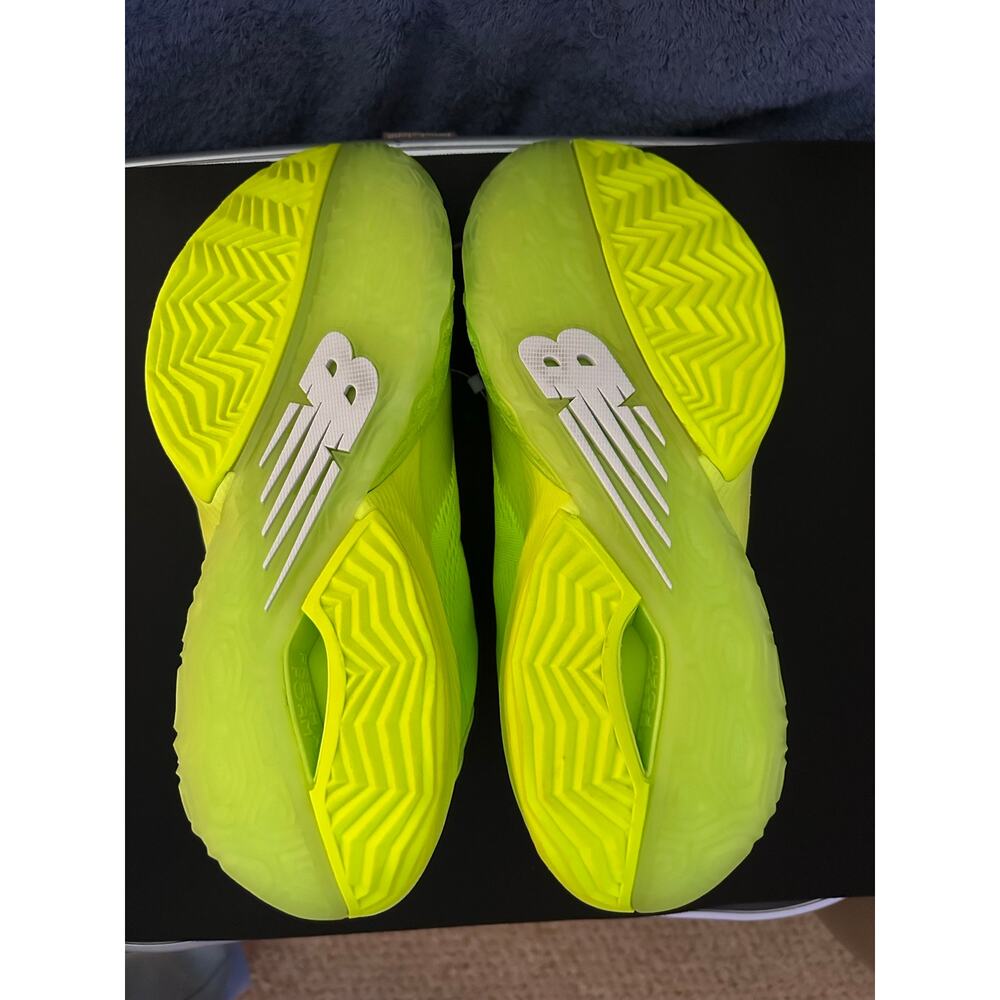 *NWT* - Rare New Balance Two WXY v4 basketball shoes - Picture 5 of 6